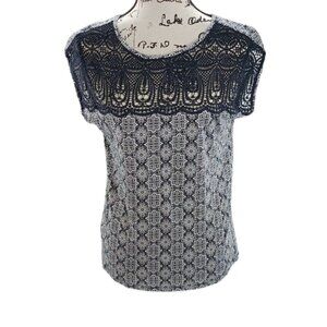 Ann Taylor Loft Blouse Black White Crochet Geometric Short Sleeve Size S